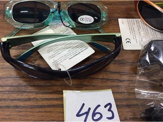 Zonnebrillen + 3d brillen - afbeelding 2 van  3