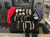 Zonnebrillen, displays en accessoires - afbeelding 2 van  5