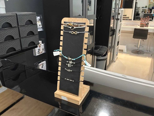 Zonnebrillen, displays en accessoires - afbeelding 5 van  5