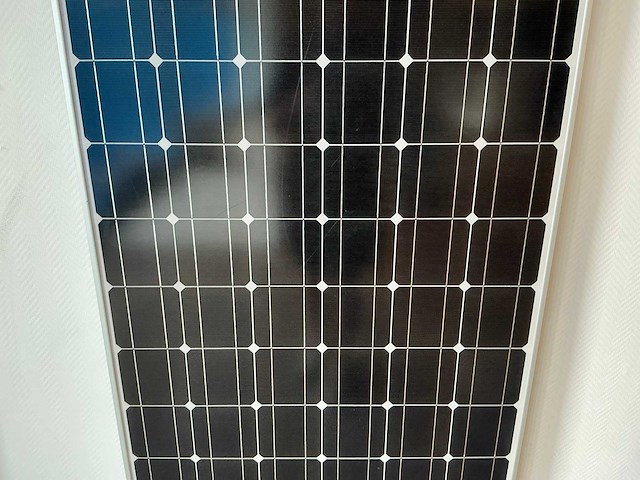 Zonnepaneel 81 x 158 cm - afbeelding 1 van  2