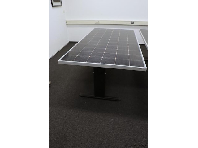 Zonnepaneel bureautafel - afbeelding 1 van  3