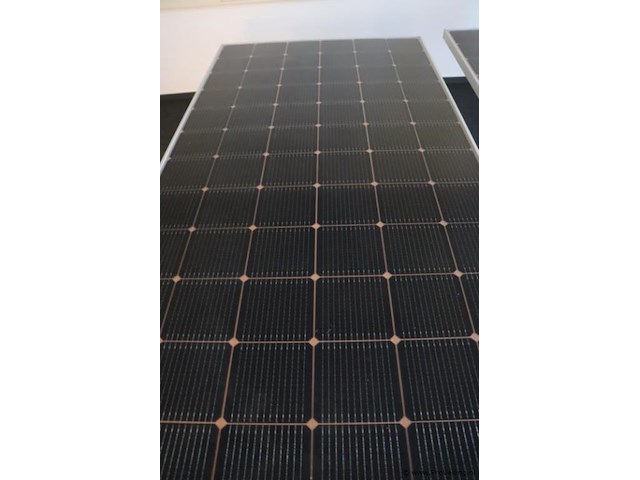 Zonnepaneel bureautafel - afbeelding 2 van  3