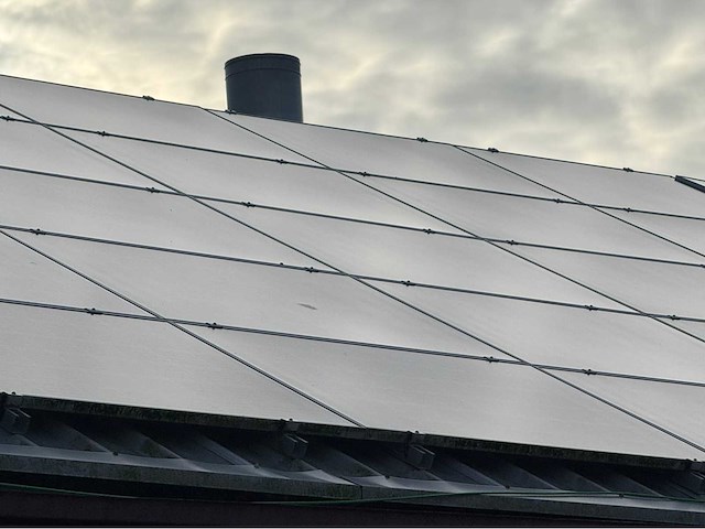 Zonnepaneel installatie - afbeelding 3 van  8