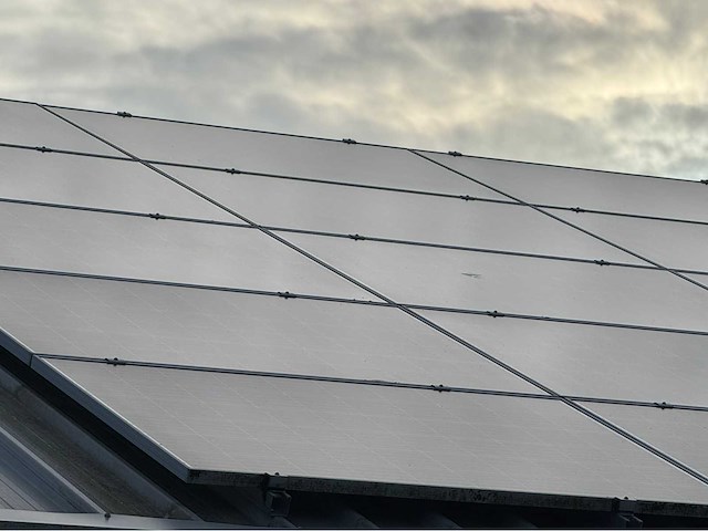 Zonnepaneel installatie - afbeelding 4 van  8