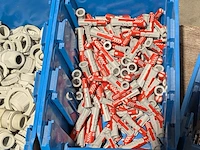 Zonnepaneel installatiemateriaal met gereedschap - afbeelding 2 van  18