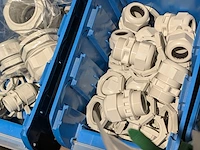 Zonnepaneel installatiemateriaal met gereedschap - afbeelding 4 van  18