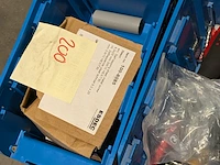 Zonnepaneel installatiemateriaal met gereedschap - afbeelding 6 van  18