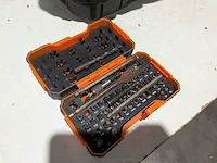 Zonnepaneel installatiemateriaal met gereedschap - afbeelding 13 van  18