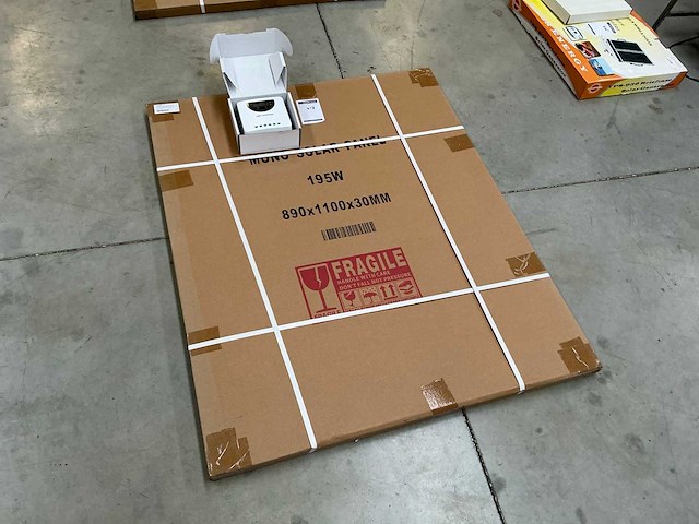 Zonnepaneel met omvormer - afbeelding 1 van  4