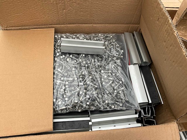 Zonnepaneel onderdelen en bevestigingsmaterialen - afbeelding 6 van  13