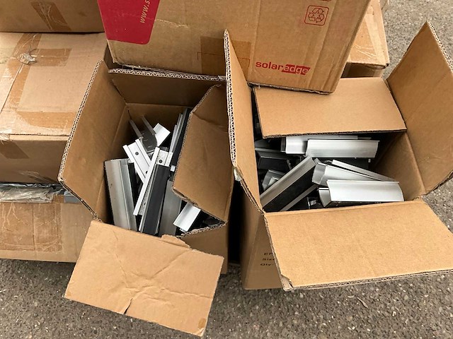 Zonnepaneel onderdelen en bevestigingsmaterialen - afbeelding 8 van  13