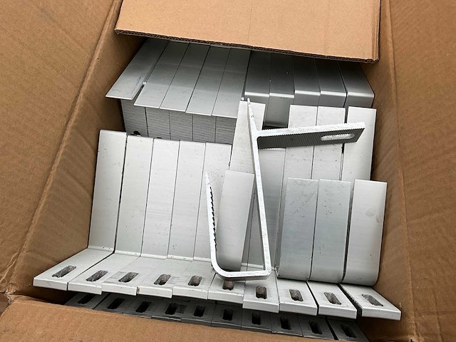 Zonnepaneel onderdelen en bevestigingsmaterialen - afbeelding 9 van  13