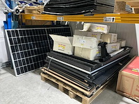 Zonnepanelen en bevestigingsmateriaal - afbeelding 1 van  9