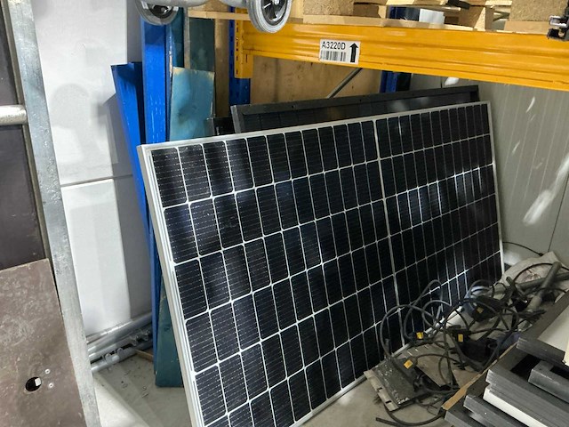 Zonnepanelen en bevestigingsmateriaal - afbeelding 7 van  9