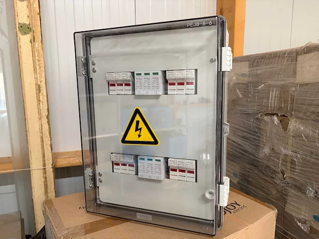 Zonnepanelen overspanning beveiliging (180x) - afbeelding 1 van  37