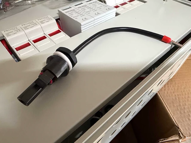 Zonnepanelen overspanning beveiliging (180x) - afbeelding 21 van  37