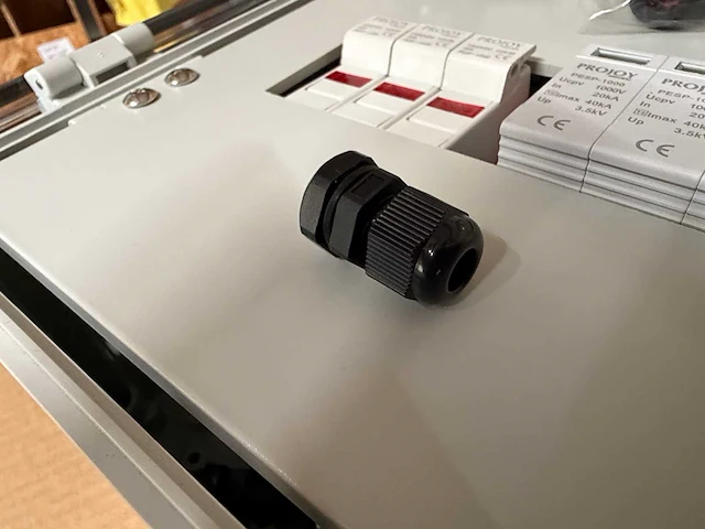 Zonnepanelen overspanning beveiliging (180x) - afbeelding 22 van  37