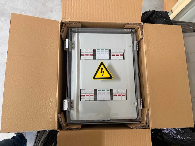 Zonnepanelen overspanning beveiliging (180x) - afbeelding 25 van  37