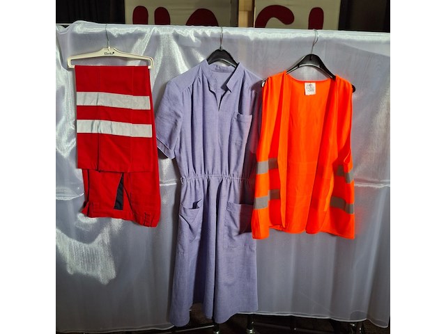 Zorgmedewerker uniform professioneel - afbeelding 3 van  6
