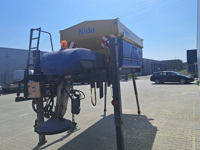 Zoutstrooier 6.0m³, nido - schmidt, stratos b60-42 pcln-700, 2008 - afbeelding 37 van  40