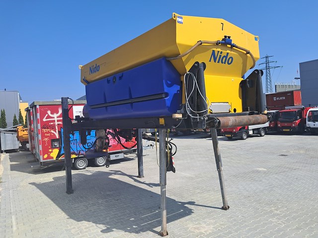 Zoutstrooier 6.0m³, nido - schmidt, stratos b60-42 pcln-700, 2008 - afbeelding 38 van  40