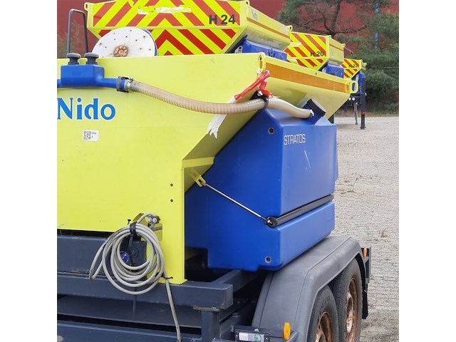 Zoutstrooier op aanhanger, nido, stratos b11-18 awcln 350, cd-orm-2179, 2013 - afbeelding 20 van  26