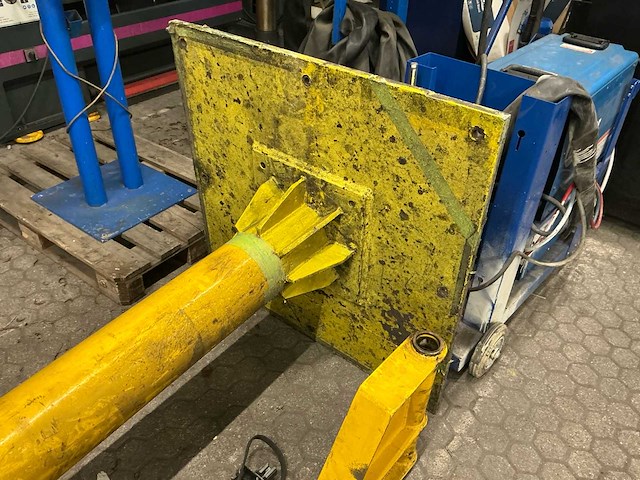 Zpmc europe - 2011 - zwenkkraan - afbeelding 4 van  11