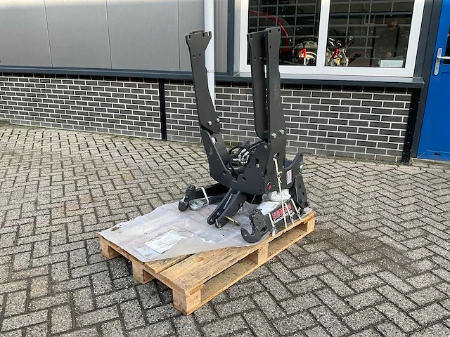 Zuidberg valtra a74-a94 fronthef - afbeelding 1 van  7