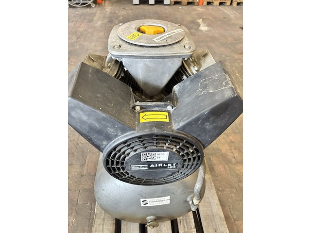 Zuigercompressor, atlas copco, airlet le 6 e - afbeelding 3 van  7