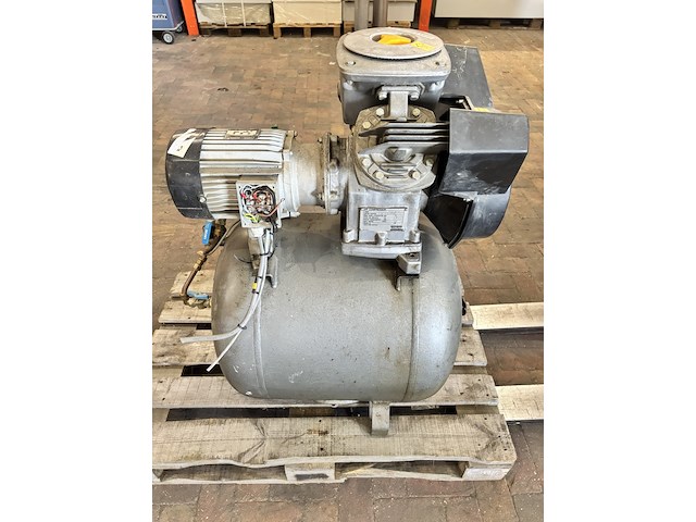 Zuigercompressor, atlas copco, airlet le 6 e - afbeelding 5 van  7