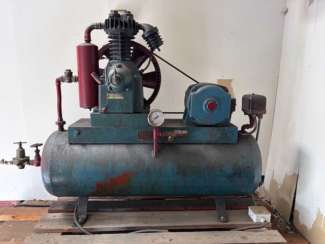 Zuigercompressor - afbeelding 1 van  13