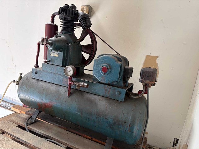 Zuigercompressor - afbeelding 7 van  13