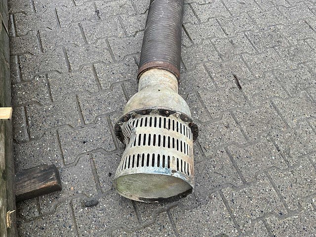 Zuigslang met zuigkorf - afbeelding 2 van  8