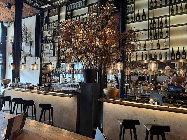 Zuil met vaas - afbeelding 6 van  7