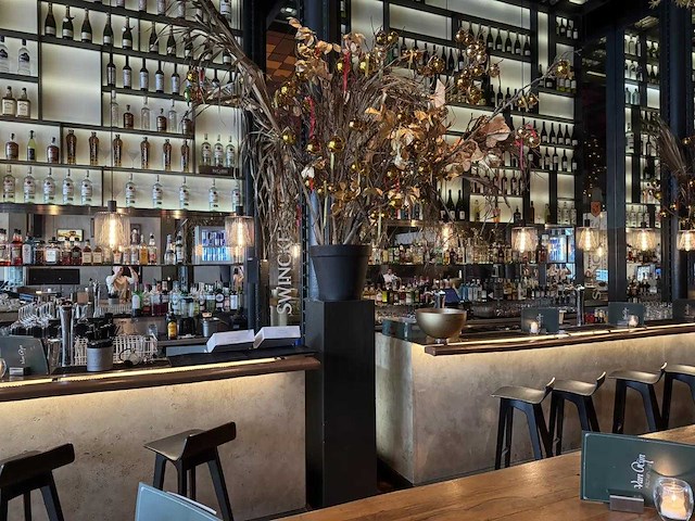 Zuil met vaas - afbeelding 7 van  7