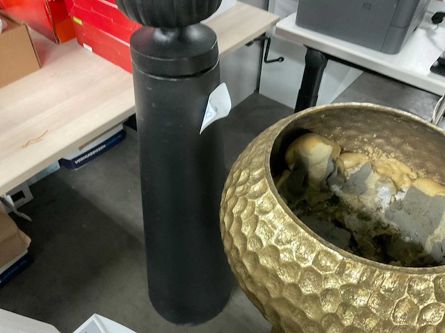 Zuil, plantenbak en lamp (3x) - afbeelding 3 van  8