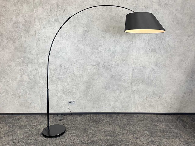 Zuiver arc - in hoogte verstelbare vloerlamp - afbeelding 1 van  13