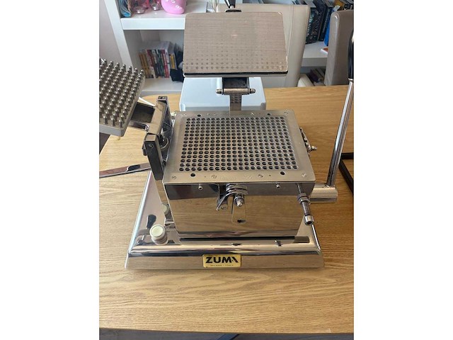 Zuma - 2006 - csz/300 - semi-automatische capsulevulmachine - afbeelding 2 van  9