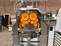 Zumex - speed pro self-service pod - professionele automatische sinaasappelpers - afbeelding 3 van  10