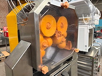 Zumex - speed pro self-service pod - professionele automatische sinaasappelpers - afbeelding 8 van  10