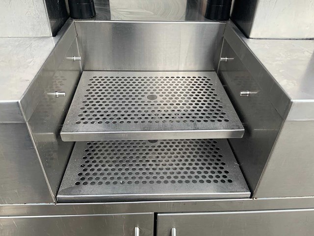 Zummo z40a sinaasappelpers - 2025 - flessenrek met flessen - afbeelding 10 van  14