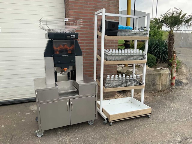 Zummo z40a sinaasappelpers - 2025 - flessenrek met flessen - afbeelding 1 van  14