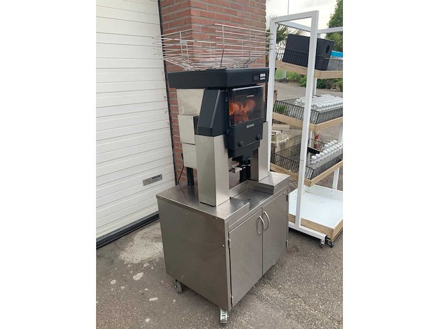 Zummo z40a sinaasappelpersmachine - flessenrek - 2025 - afbeelding 14 van  14