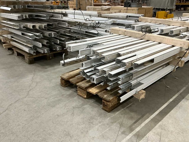 Zumtobel 22128083 magazijn verlichting 500 meter - afbeelding 1 van  15
