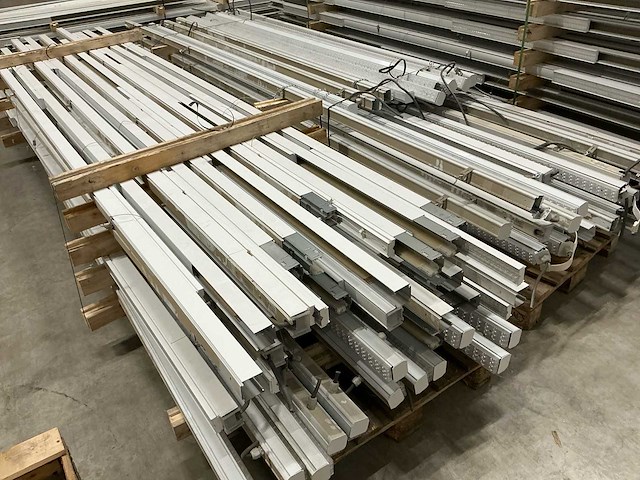 Zumtobel 22128083 magazijn verlichting 500 meter - afbeelding 14 van  15