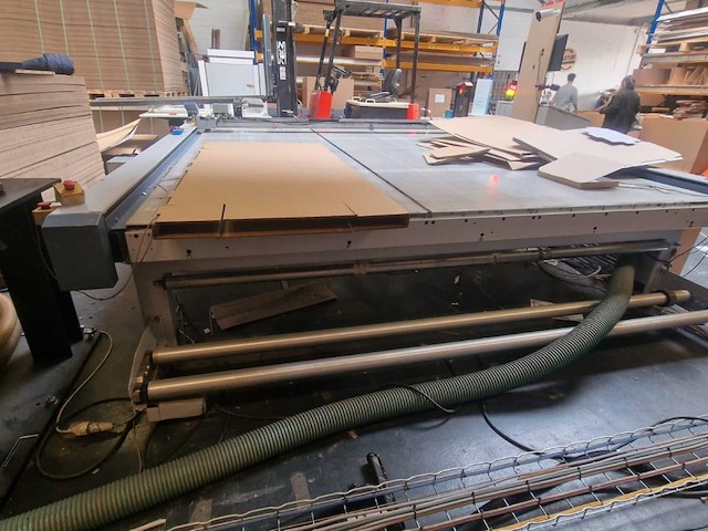 Zund 2008 2xl3000cv cnc-snijmachine - afbeelding 12 van  49
