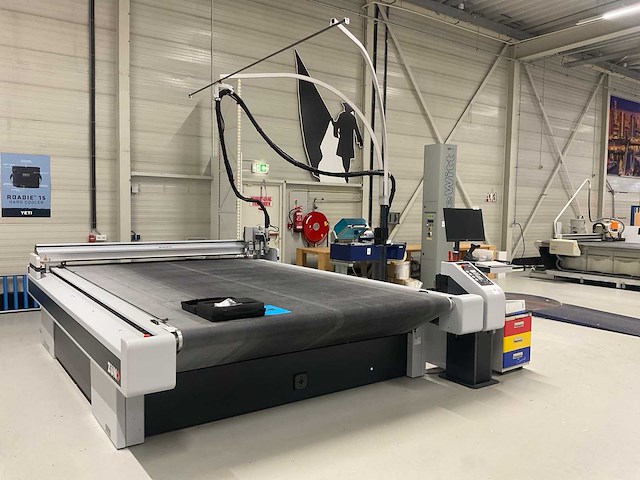 Zünd g3 xl-3200 cnc snijmachine - afbeelding 1 van  31