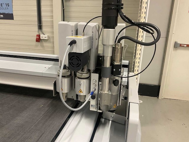 Zünd g3 xl-3200 cnc snijmachine - afbeelding 20 van  31
