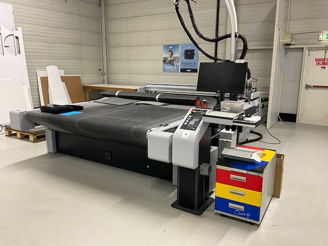Zünd g3 xl-3200 cnc snijmachine - afbeelding 24 van  31