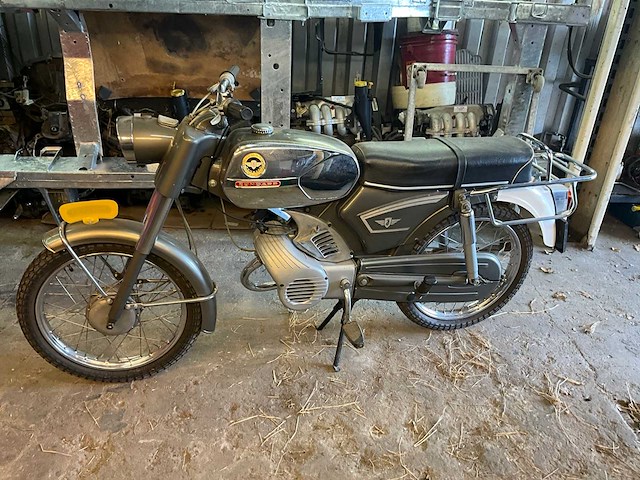 Zundapp 517 snorfiets - afbeelding 1 van  10